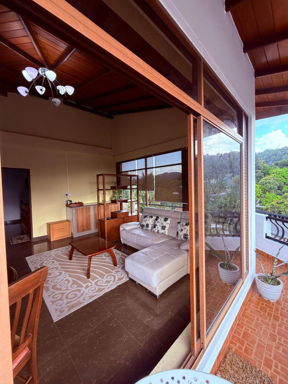 Resident View Homestay Kandy Eksteriør billede