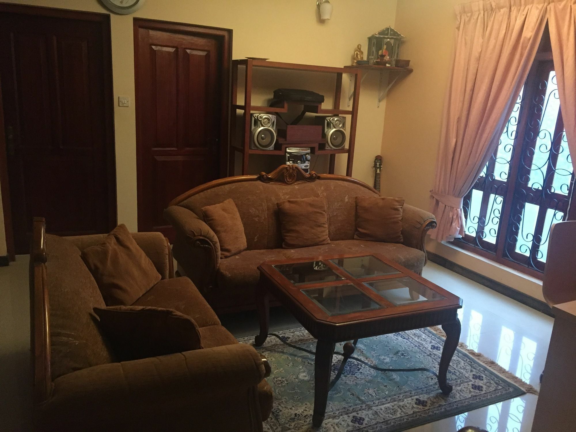 Resident View Homestay Kandy Eksteriør billede